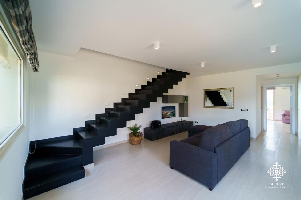 Villa Vittoria - Waterfront House เอากุสตา ภายนอก รูปภาพ