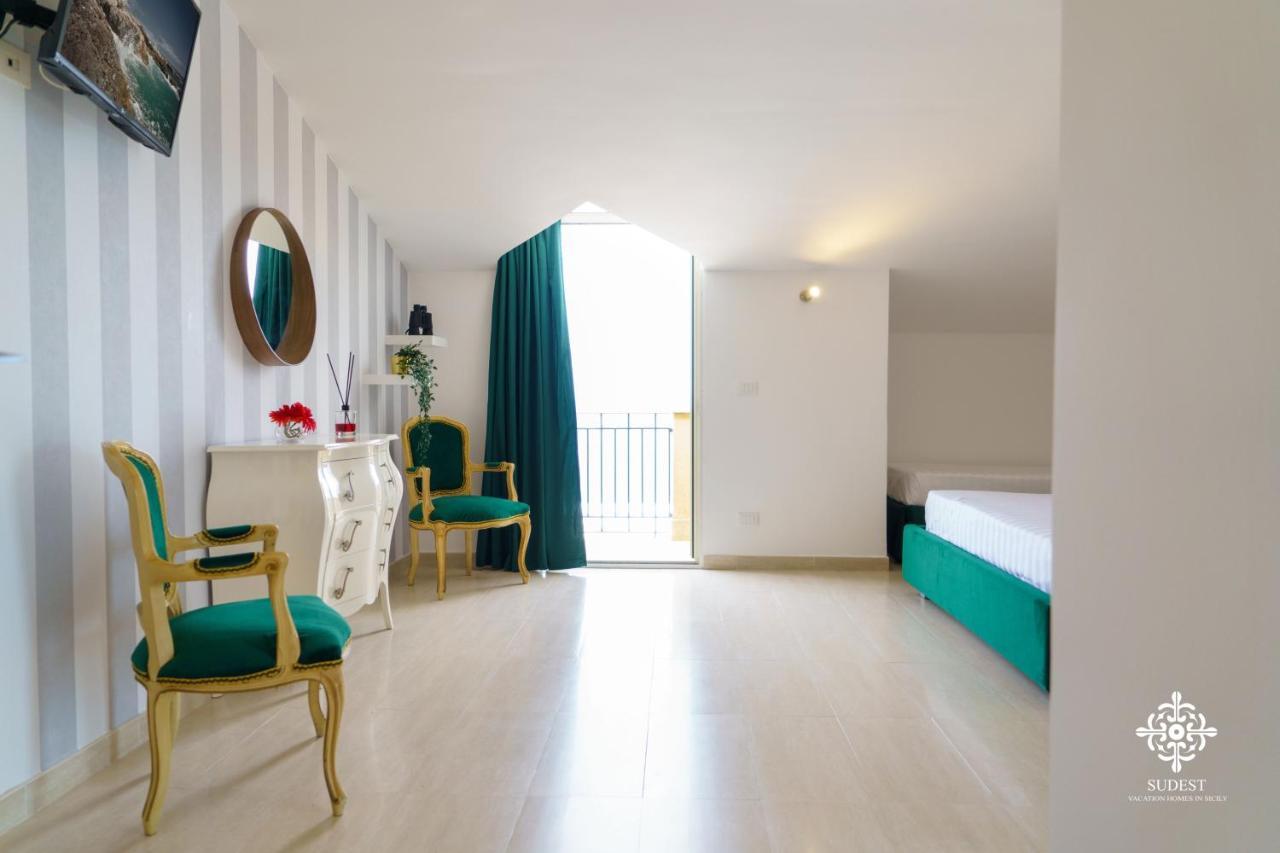 Villa Vittoria - Waterfront House เอากุสตา ภายนอก รูปภาพ
